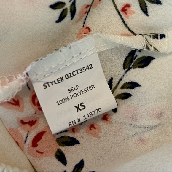 Sienna Sky Faux Wrap Floral Long Sleeve Top SZ XS in White Pink Print Boho NEW - Picture 7 of 7